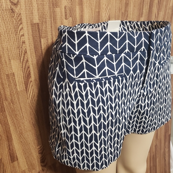 NWTGap Sz 0 Clean Front Shorts - Picture 5 of 13